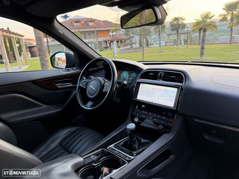 Jaguar F-Pace 20d R-Sport - 17