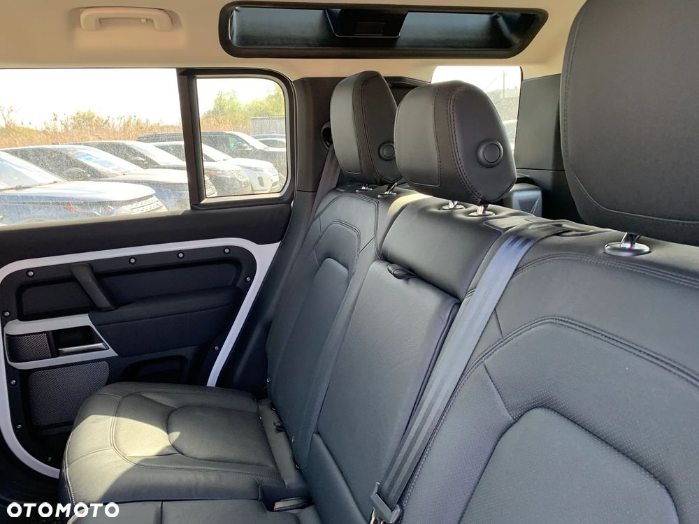 Land Rover Defender 110 P300 - 15