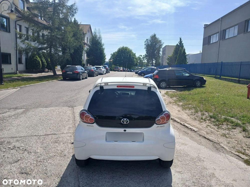 Toyota Aygo City - 4
