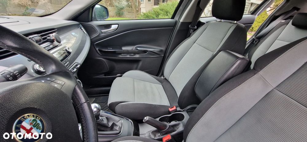 Alfa Romeo Giulietta 2.0 JTDM Distinctive - 17