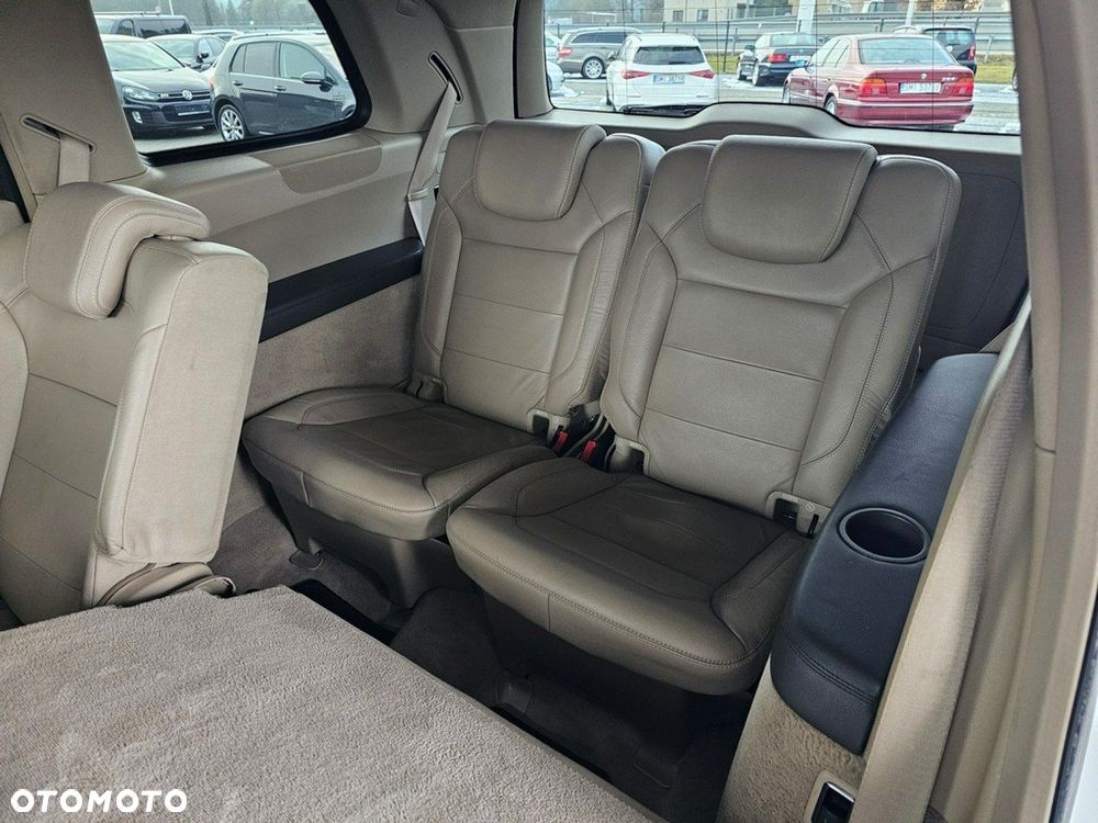 Mercedes-Benz GL 350 BlueTEC 4Matic 7G-TRONIC - 31