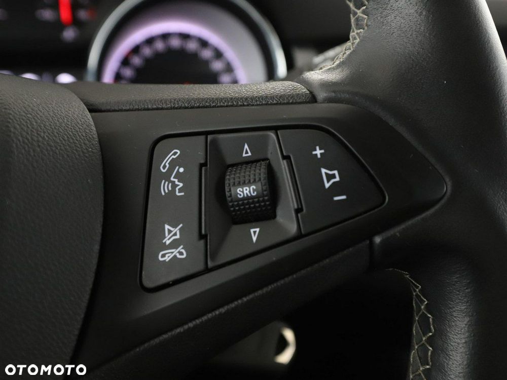 Opel Astra 1.4 Turbo Business - 29