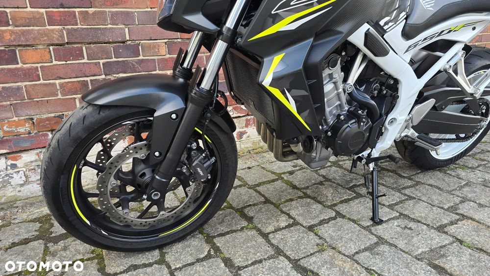 Honda CB - 4