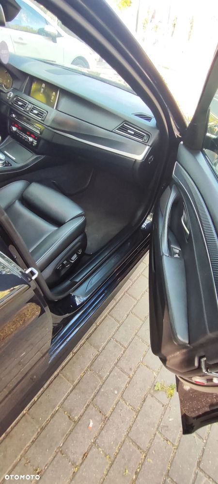 BMW Seria 5 528i Sport-Aut Luxury Line - 15