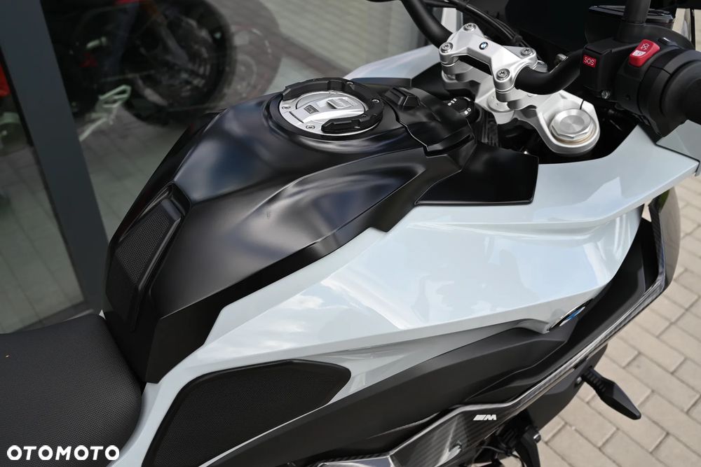 BMW XR - 21