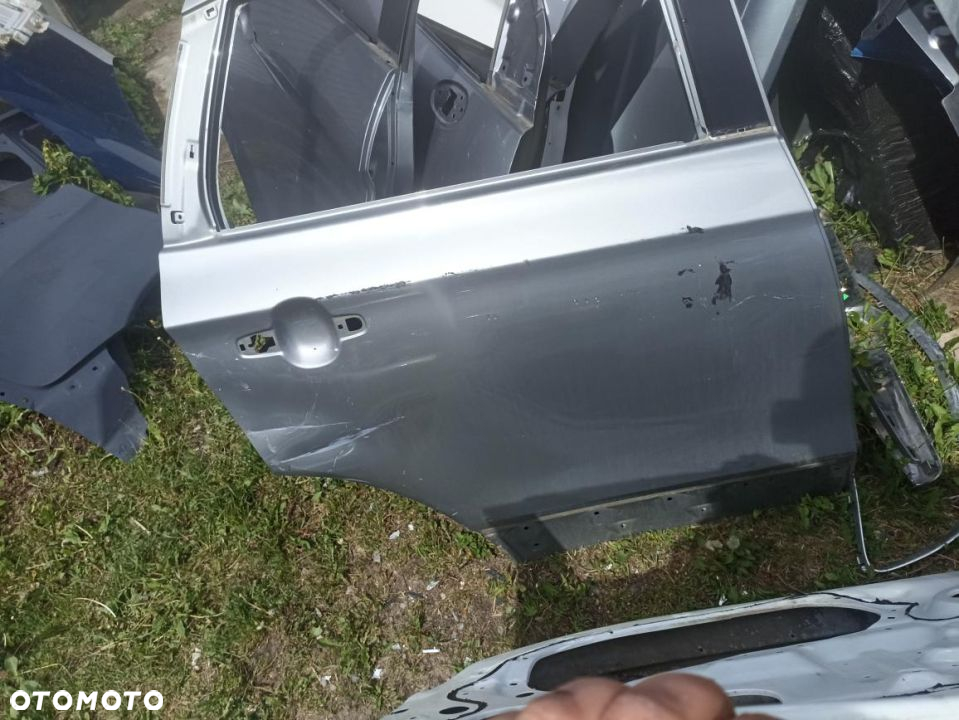 Suzuki s cross drzwi prawe tylne tył 14- - 2