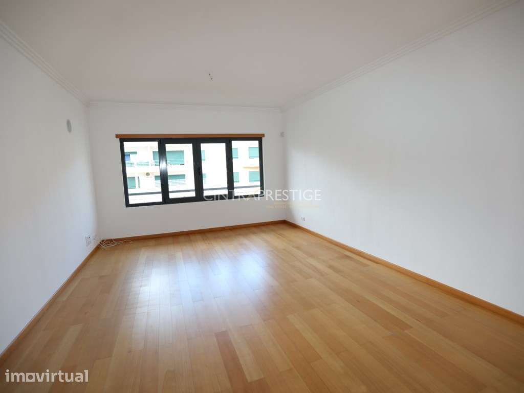 Arrendamento. Lourel. Apartamento T2 com parqueamento. - Grande imagem: 4/22