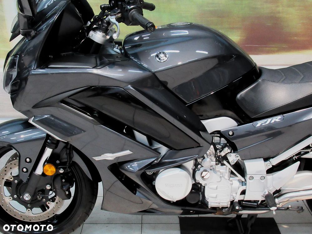 Yamaha FJR - 23