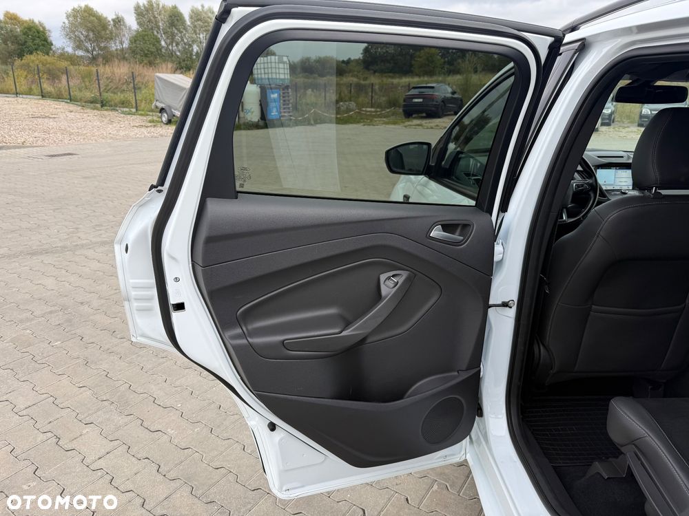 Ford Kuga 2.0 TDCi 4x4 ST-Line - 23