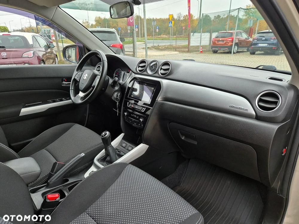 Suzuki Vitara 1.6 (4x4) Allgrip Comfort+ - 17