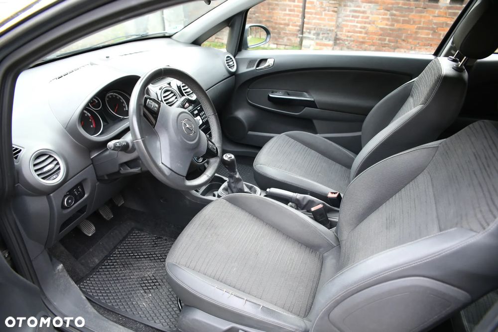 Opel Corsa 1.4 16V Energy - 8