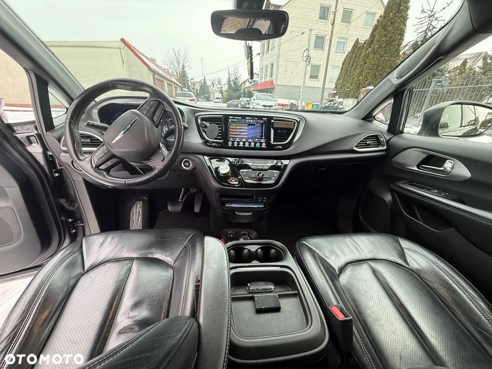 Chrysler Pacifica - 9