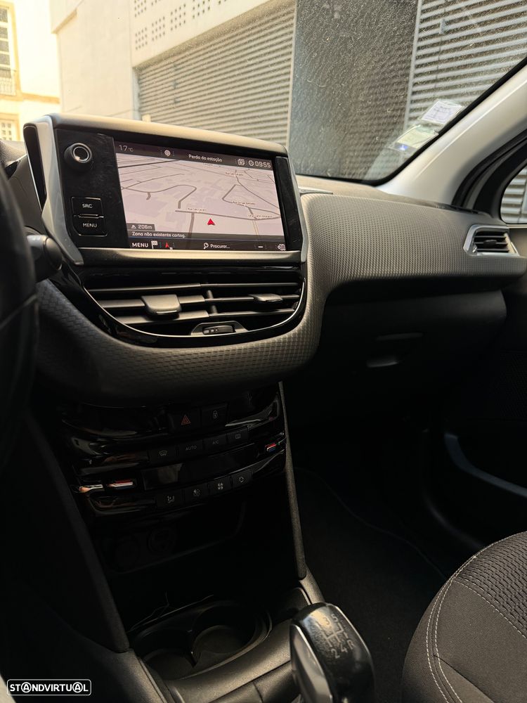 Peugeot 208 PureTech 82 Start & Stop Allure - 13