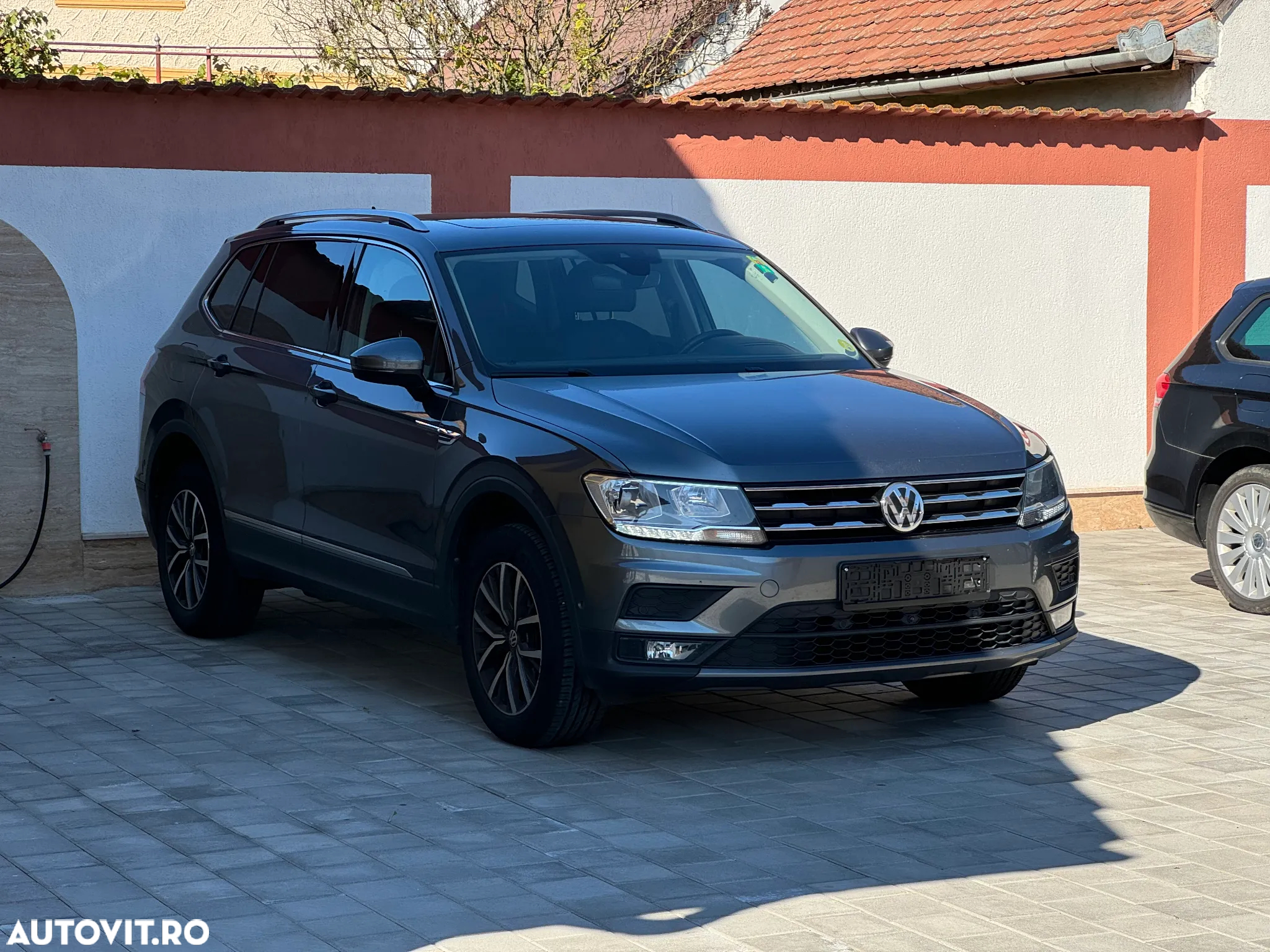 Volkswagen Tiguan Allspace 2.0 TDI SCR DSG Comfortline - 4