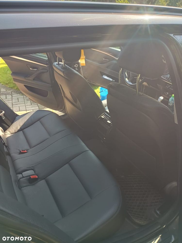 BMW Seria 5 518d - 24