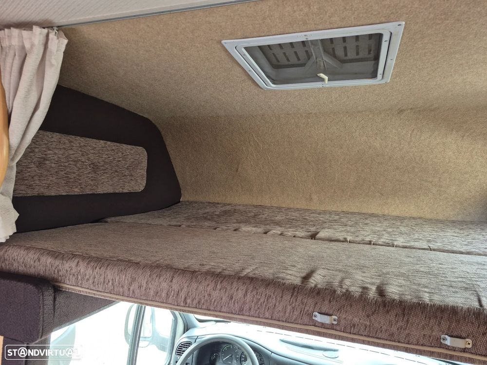 Challenger Genesis FORD TRANSIT 2.5 TD - 6 DORMIDAS - 6 LUGARES - 11
