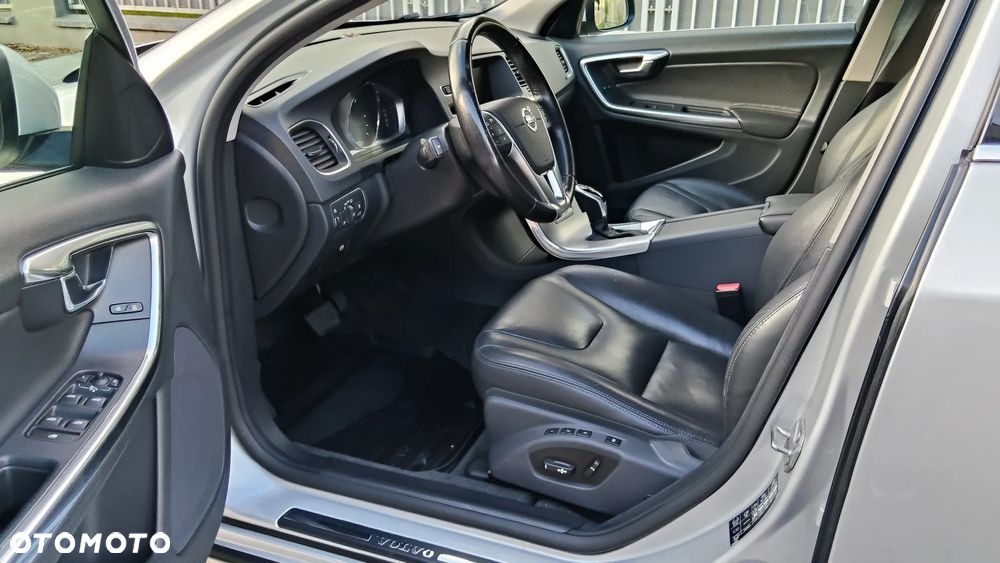 Volvo V60 D3 Drive-E Summum - 19