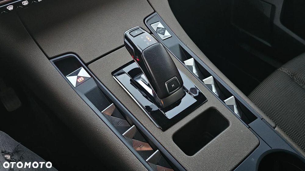 DS Automobiles DS 7 Crossback 1.6 PureTech Performance Line + - 21