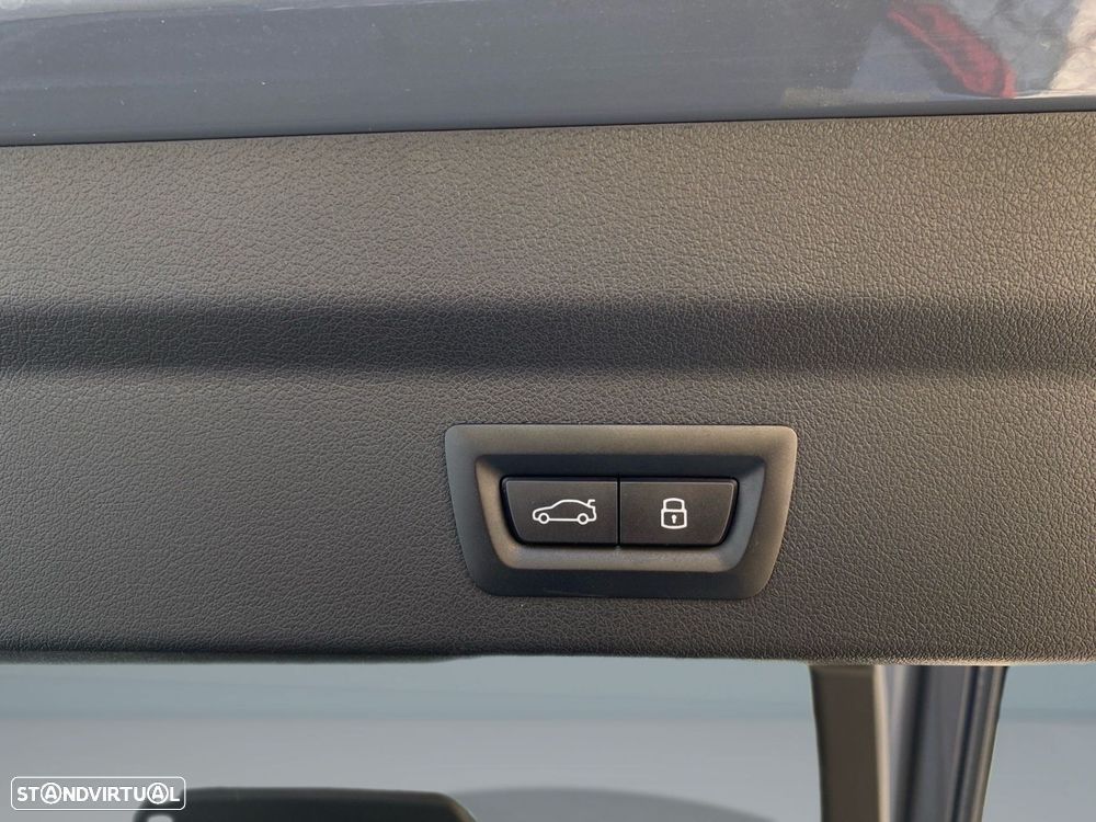 BMW iX2 eDrive20 Pack Desportivo M Pro - 21