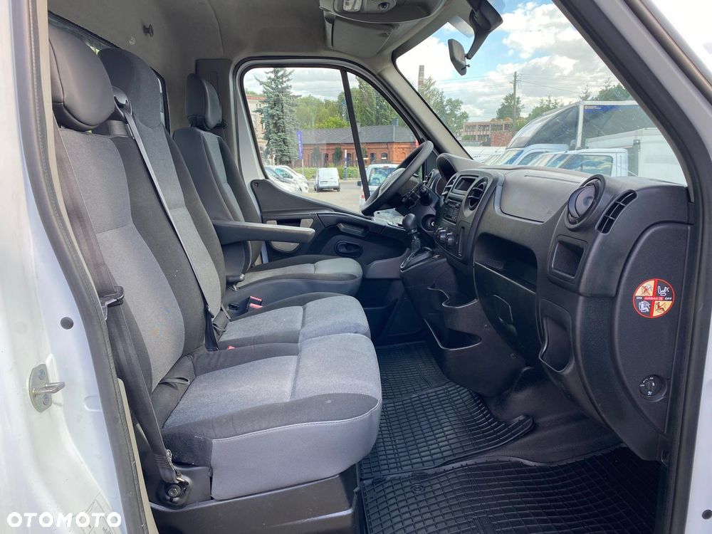 Nissan NV400 - 14