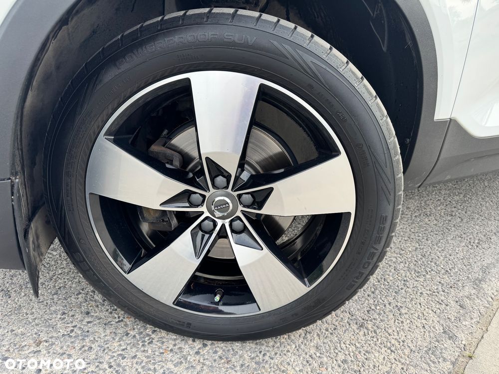 Volvo XC 40 D4 AWD Momentum (Intro Edition) - 3