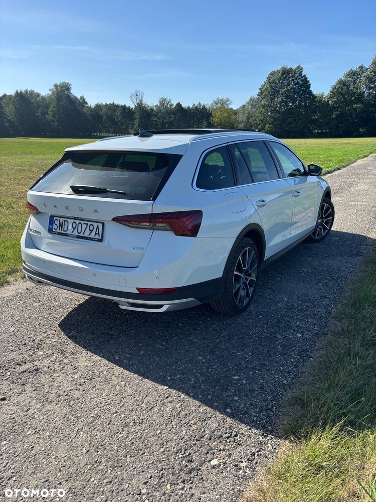 Skoda Octavia 2.0 TDI 4x4 Scout DSG - 3