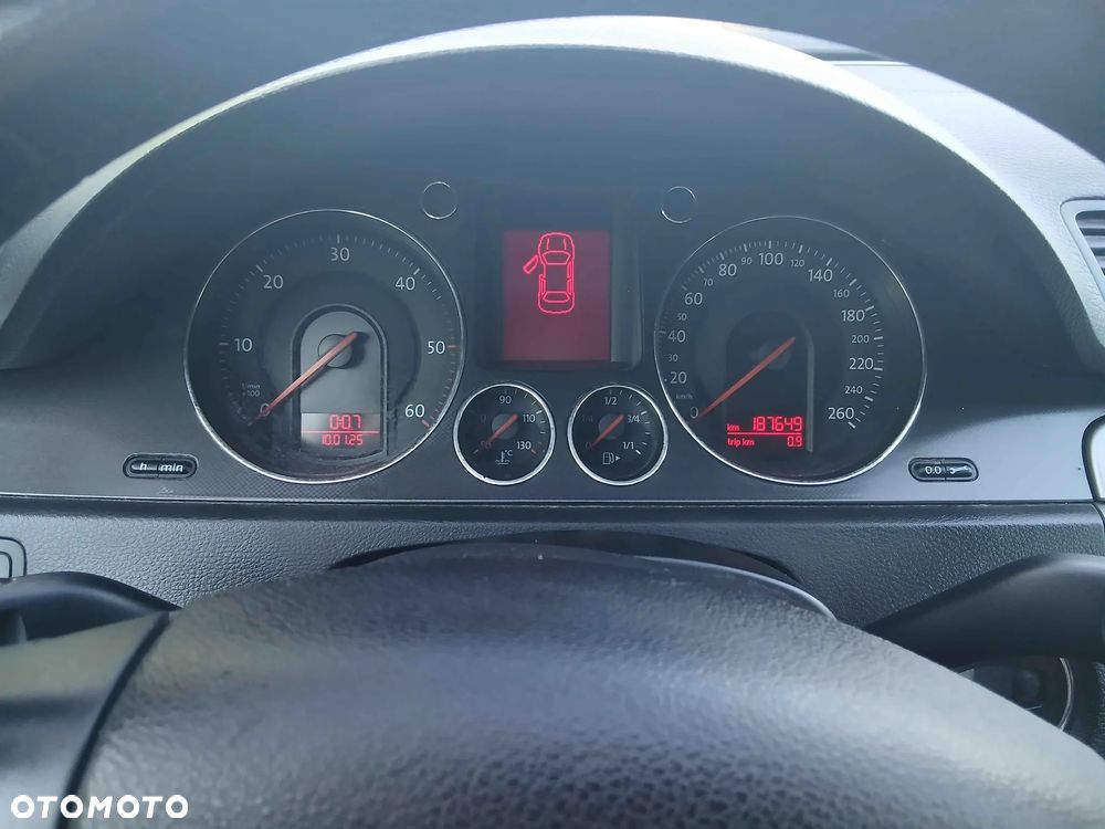 Volkswagen Passat - 14