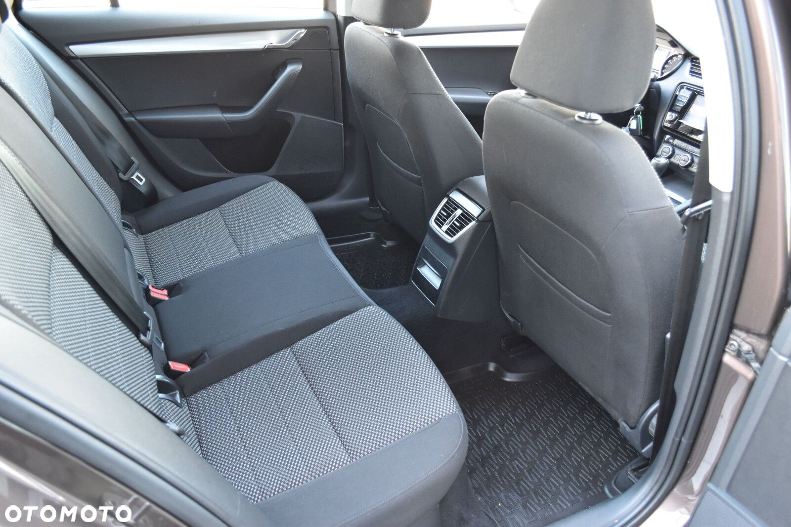 Skoda Octavia 1.4 TSI Ambition DSG - 27