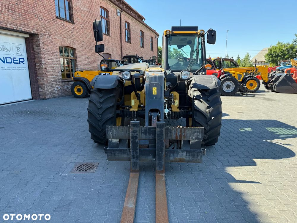 Caterpillar TH 408 D - 8