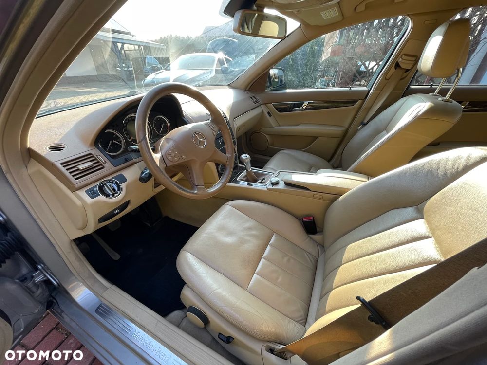 Mercedes-Benz Klasa C 200 CDI Elegance - 21