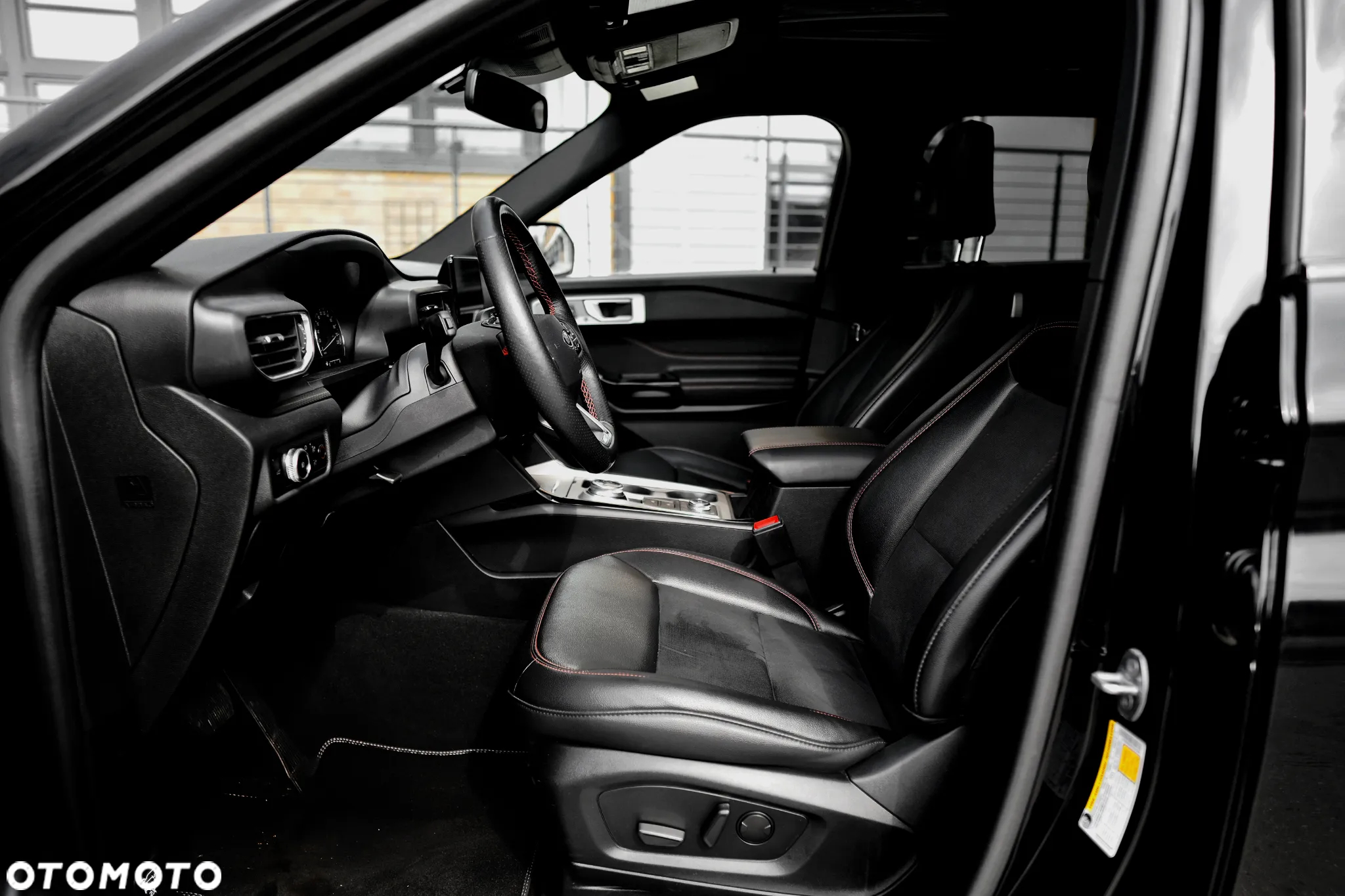 Ford Explorer - 27