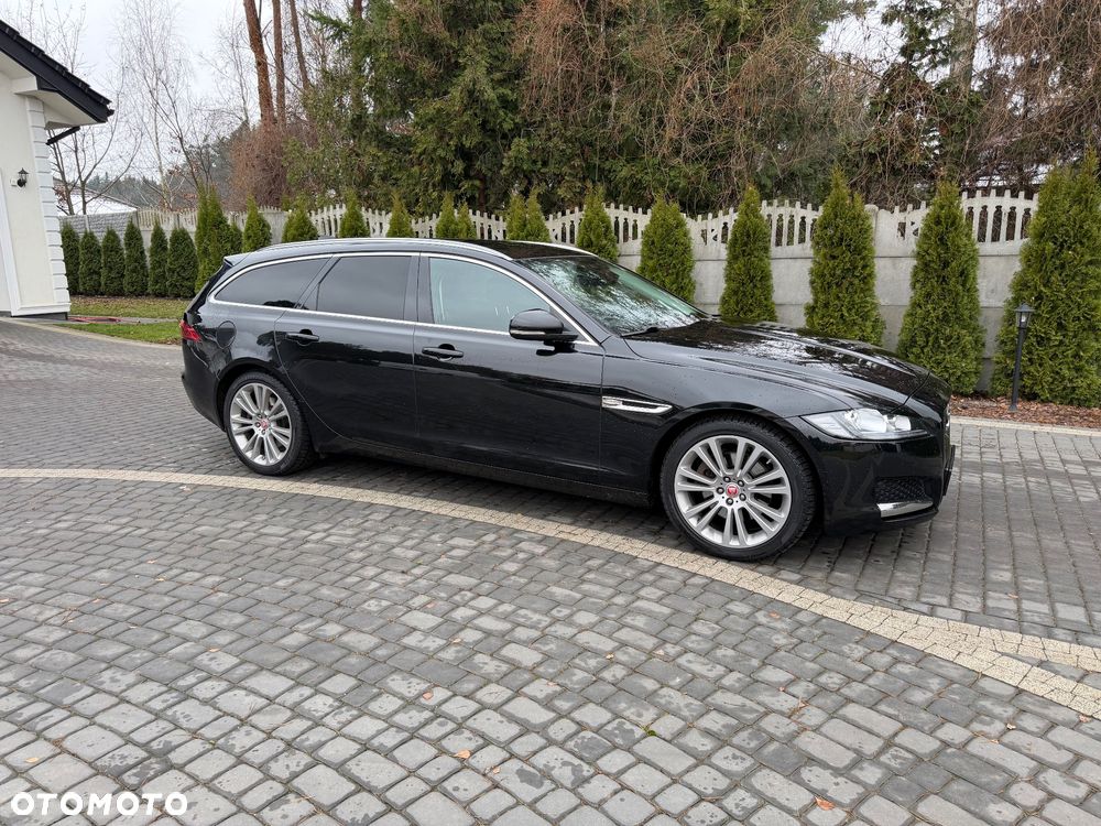 Jaguar XF 2.0 i4D AWD Portfolio - 1