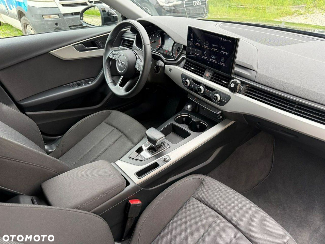 Audi A4 Avant 30 TDI S tronic advanced - 17