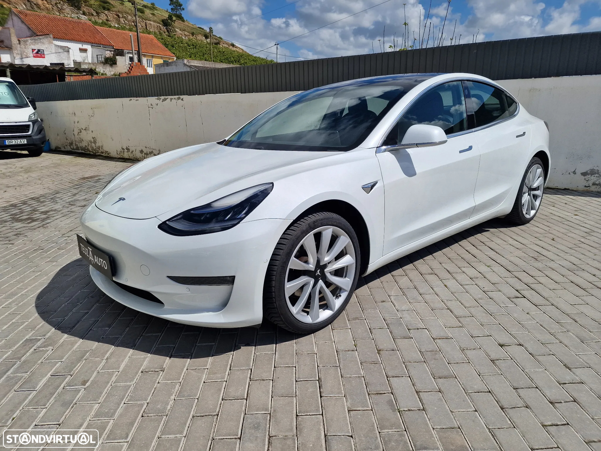 Tesla Model 3 - 4