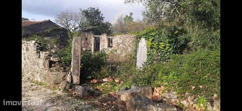 Terreno urbano com ruina- Urban Land with Ruins for Sale – 218m² in At - Grande imagem: 2/5
