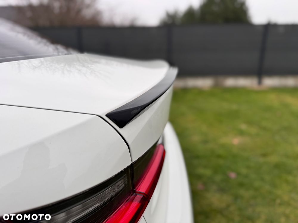 BMW Seria 3 318d M Sport Shadow - 7