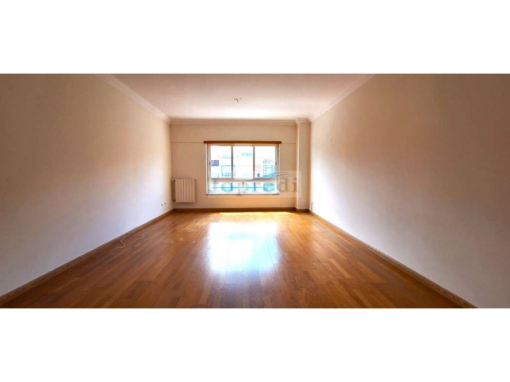 Apartamento T3 com 2 garagens em Box e 1 arrecadação - Grande imagem: 2/29