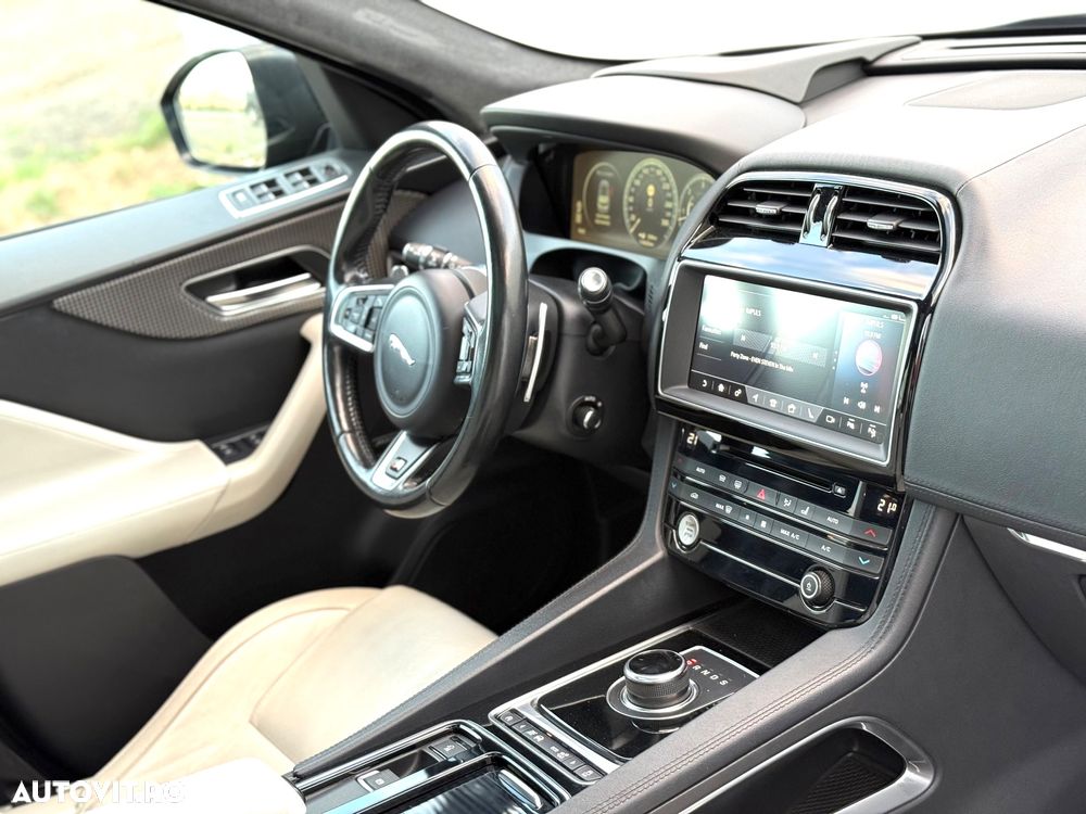 Jaguar F-Pace 30d AWD S - 6