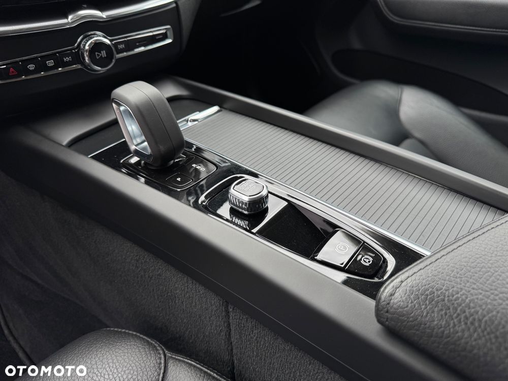 Volvo XC 60 B4 D Geartronic Momentum Pro - 7