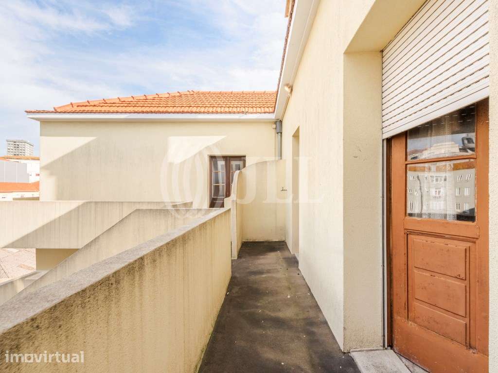 Apartamento T4 com viabilidade para construção de 2 T2, Porto - Grande imagem: 5/11
