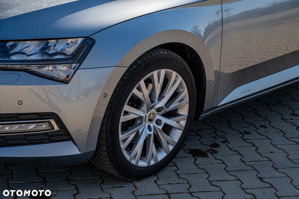 Skoda Superb 2.0 TDI DSG Premium Edition - 19