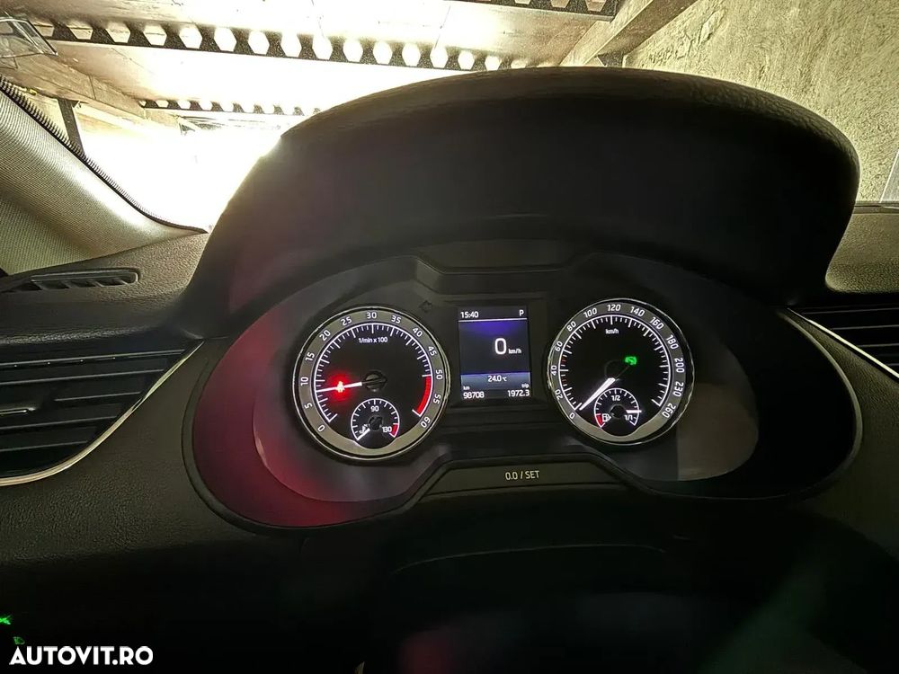 Skoda Octavia 2.0 TDI DSG Laurin & Klement - 8