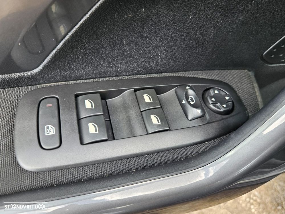 Peugeot 2008 1.2 PureTech Active - 43