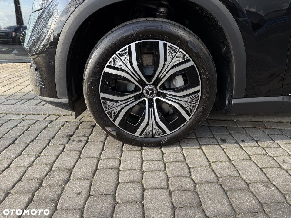 Mercedes-Benz EQE - 38