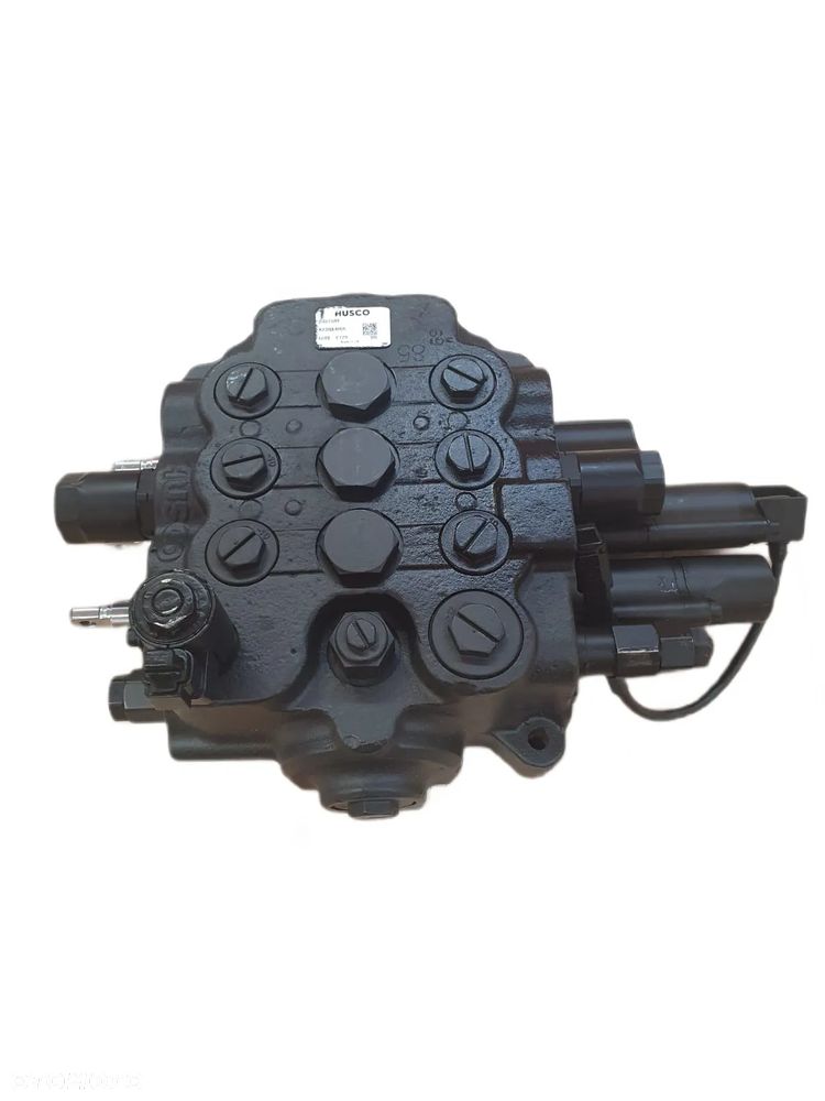Rozdzielacz przedni HUSCO JCB 332/F8152 OEM - 1