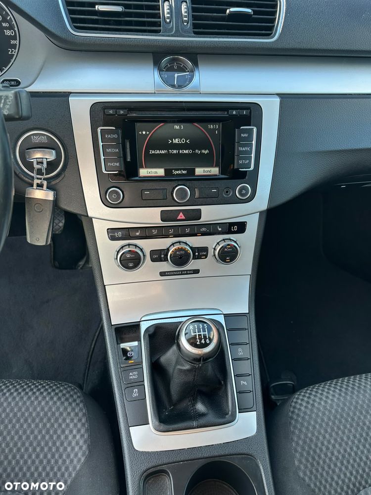 Volkswagen Passat - 12