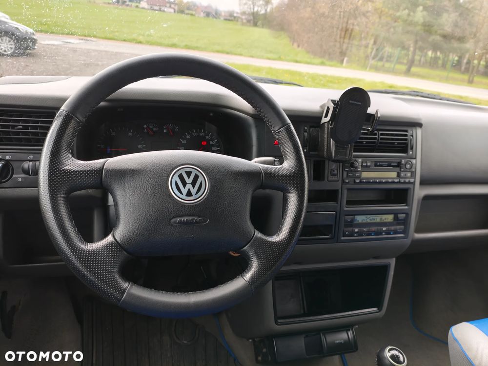 Volkswagen Multivan - 33