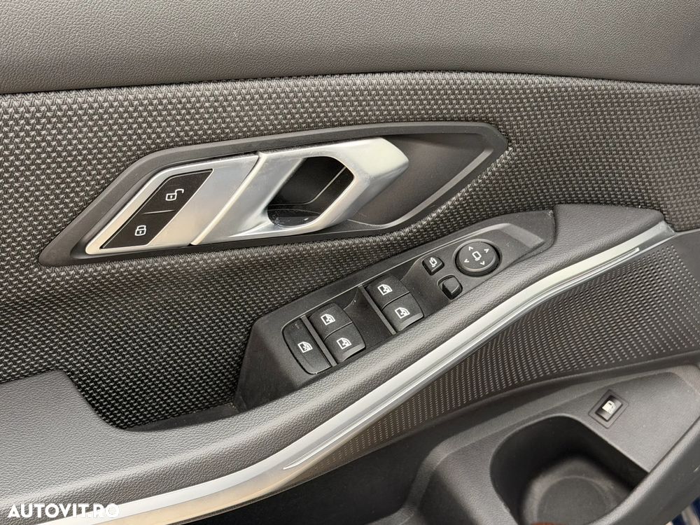 BMW Seria 3 330e Aut. Advantage - 26