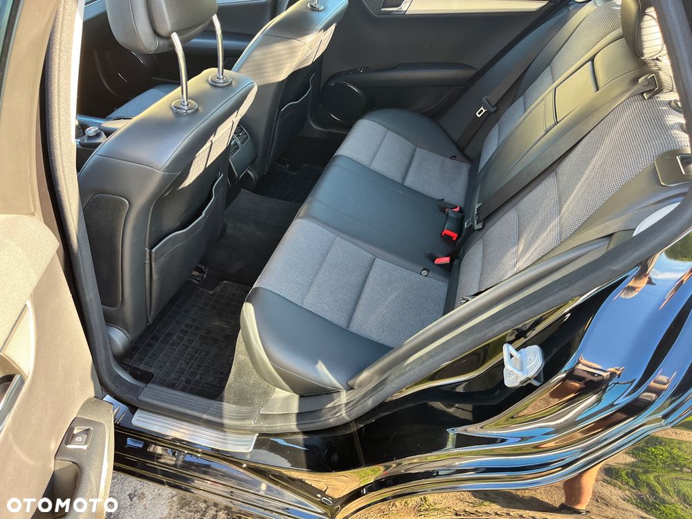 Mercedes-Benz Klasa C 180 Kompressor BlueEFFICIENCY - 11