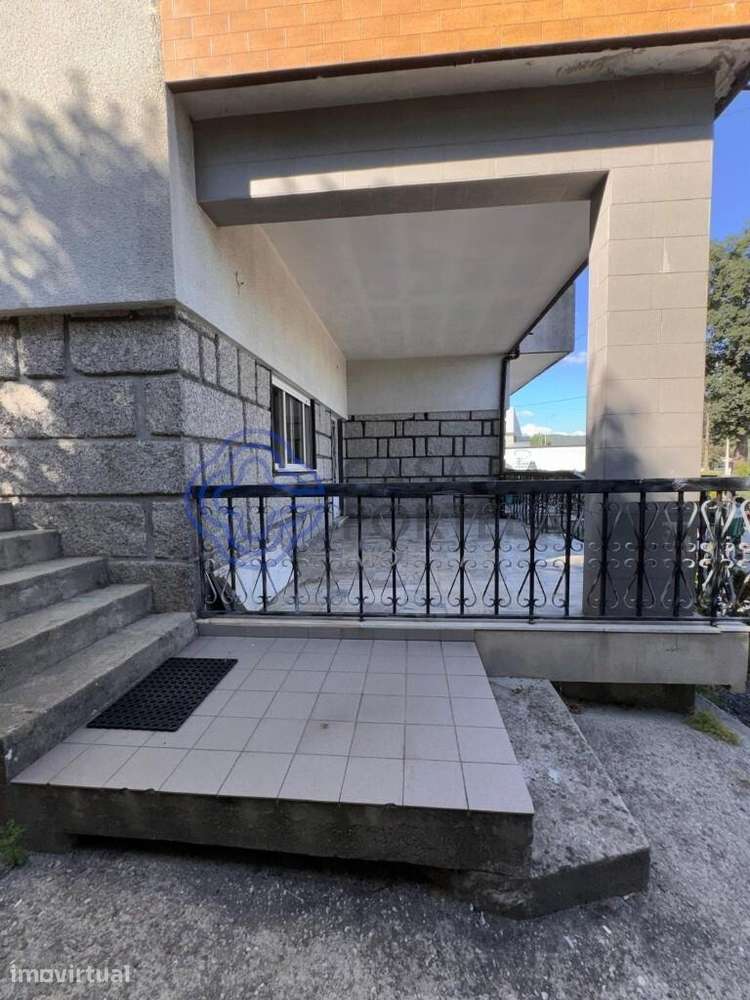 T2 com 105m2 composto por cozinha , sala  1 casa de banho dispensa e 2 - Grande imagem: 4/15